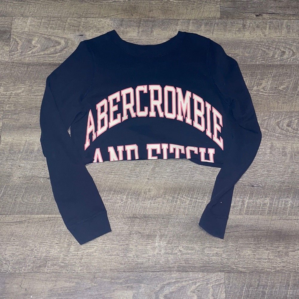 Cropped crewneck